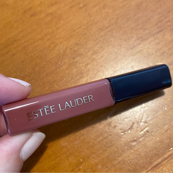Estée Lauder Pure Color Envy Kissable Lip Shine Lipgloss - Picture 3 of 8